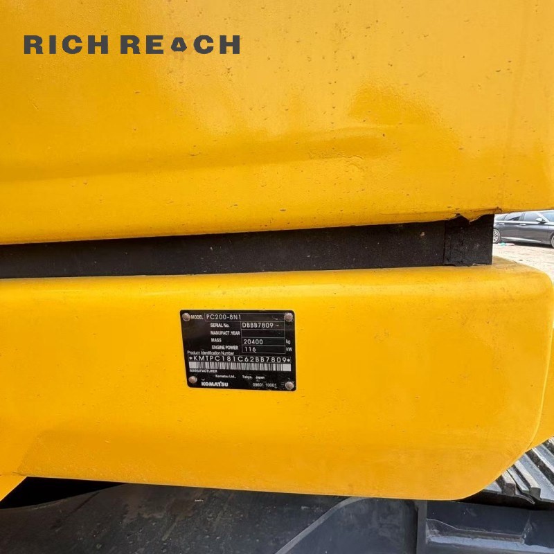 Bucket close-up of a 2018 Komatsu PC200 excavator, $25,000